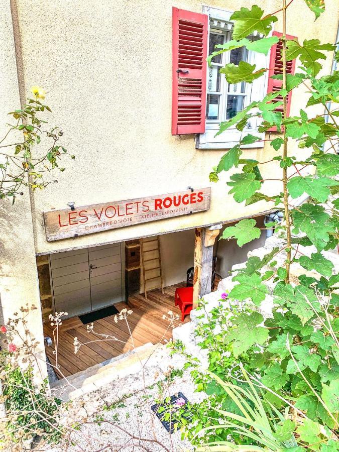 Les Volets Rouges Bed & Breakfast Арбоа Екстериор снимка